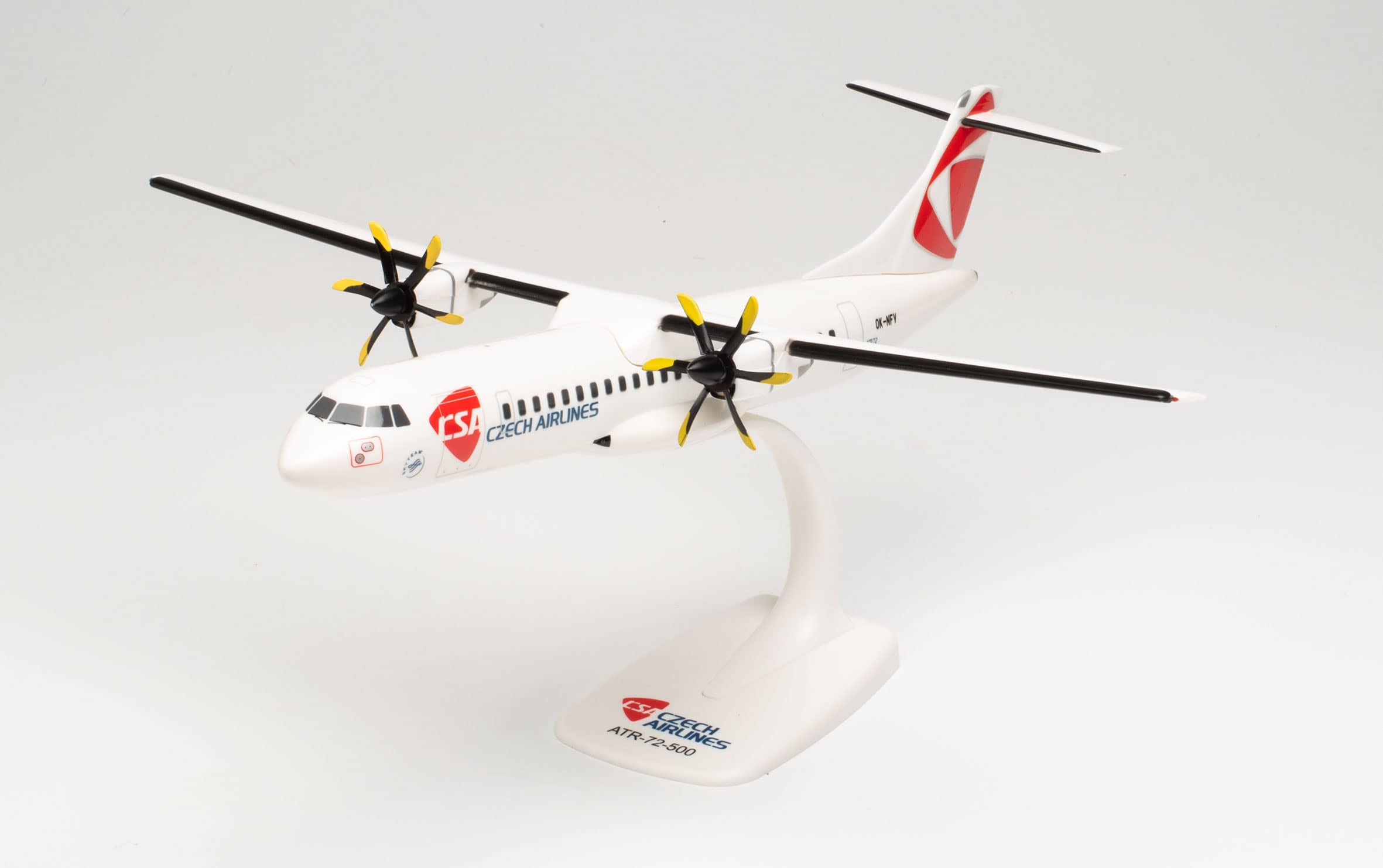 Amazon.co.jp: Herpa 613545 CSA チェコ航空 ATR-72-500 – OK-NFV